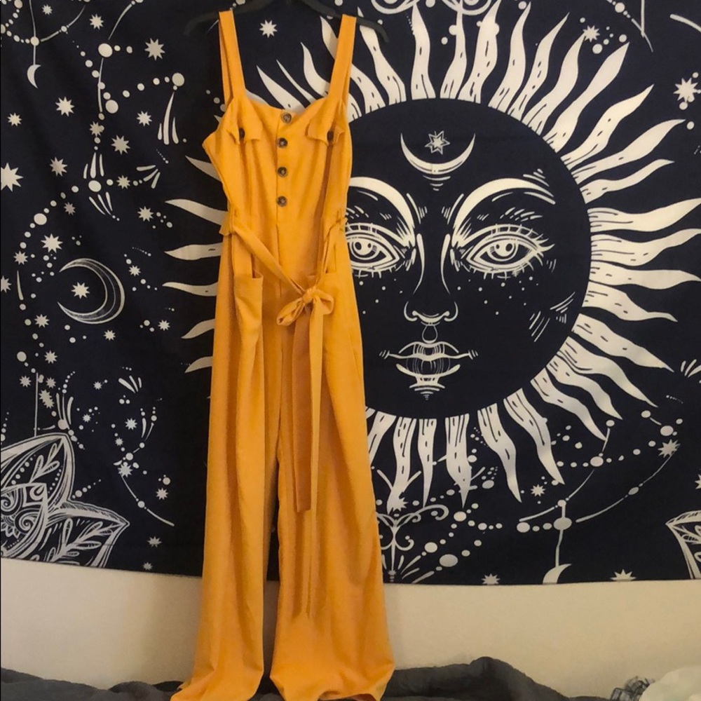 Yellow Fashion nova jumper